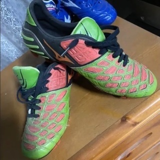 サッカースパイク　イグニタス　海外限定