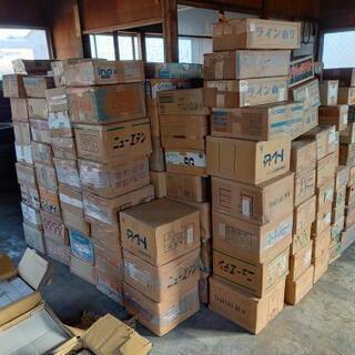 300箱以上　小売りもOK  タイル　未使用　大量　まとめ売り　DIY 業者様向け　左官屋さん　リホーム 300箱以上 小売りもOK タイル 未使用 大量 まとめ売り DIY 業者様向け