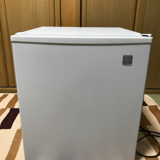 電子小型冷蔵庫（ペルチェ式）【中古】