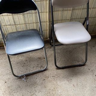折り畳み椅子2個