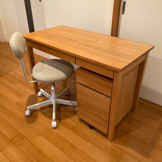 無印良品　学習机と椅子