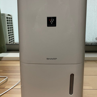 ほぼ新品　値下げ　即受け渡し可　SHARP 除湿機 ほぼ新品 値下げ 即受け渡し可 SHARP 除湿機
