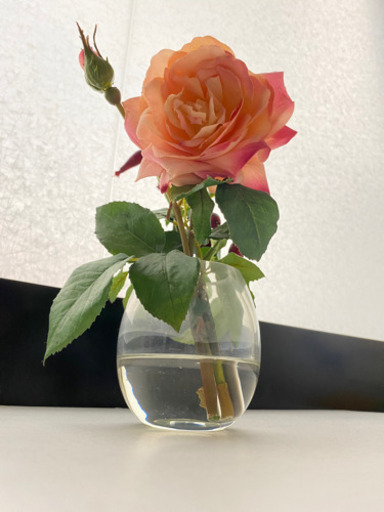 エミリオロバ フラワーアレンジメント 造花 容器付き ピンク バラ
