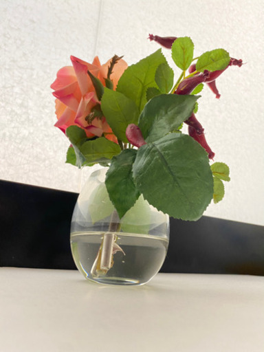 エミリオロバ　フラワーアレンジメント　造花　容器付き　ピンク　バラ