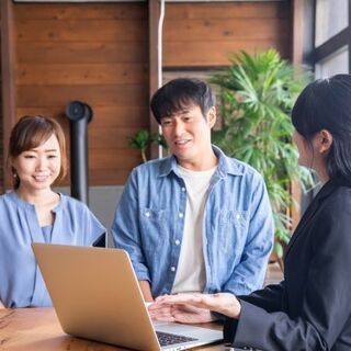 結婚したいと思っている方（婚活希望の方）をご紹介いただくお仕事です