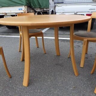 旭川家具 カンディハウス ルントオム（木製丸テーブル）