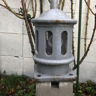 値下げします。。家庭用雑貨、ガーデニング用、ソーラー自動点灯、園芸オブジェ、灯篭、上水道用換気口、女性ではもてません。