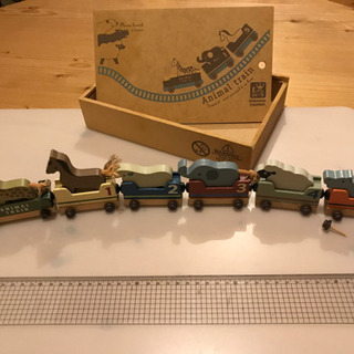 Holzernes Einzelteil animal train