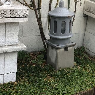 値下げします。。家庭用雑貨、ガーデニング用、ソーラー自動点灯、園芸オブジェ、灯篭、上水道用換気口、女性ではもてません。