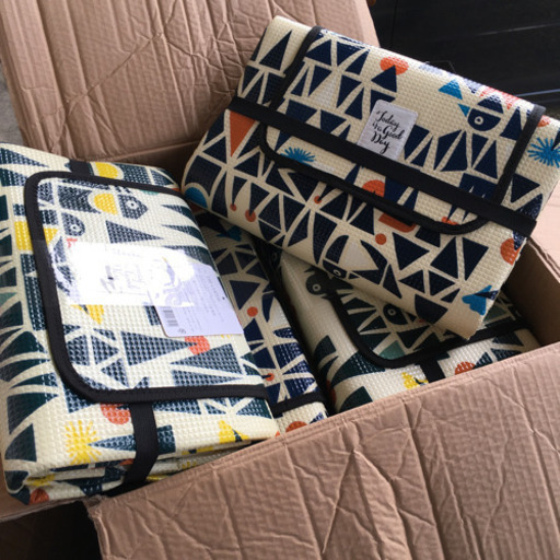 新品レジャーシートキャンプピクニックシート折り畳み2個セット あいちゃん 陣原のその他の中古あげます 譲ります ジモティーで不用品の処分