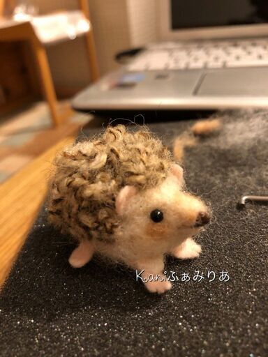 羊毛フェルトで作る 可愛いふわふわハリネズミ Kaniふぁみりあ 岩倉のワークショップのイベント参加者募集 無料掲載の掲示板 ジモティー