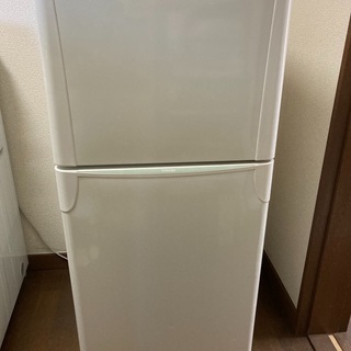 【無料】一人暮らし用冷蔵庫　東芝120L　2010年製
