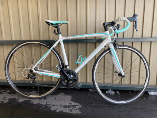 ロードバイク Bianchi IMPULSO 105