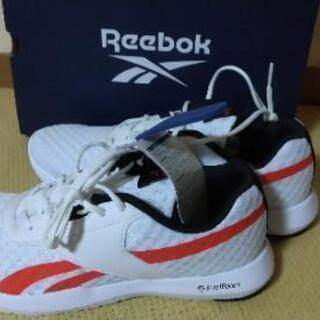 新品　Reebokスニーカー決定しました。