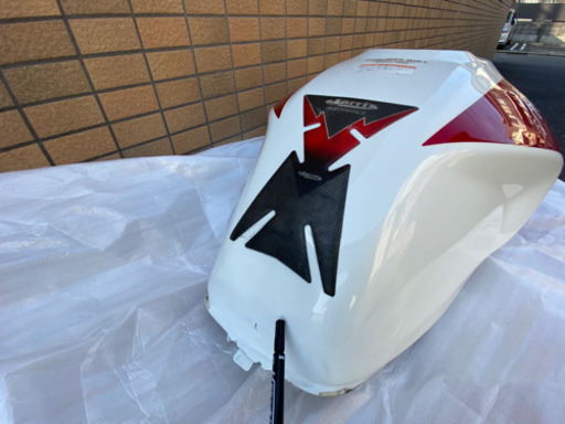 【大幅値下げしました】ホンダCB1300の燃料タンク
