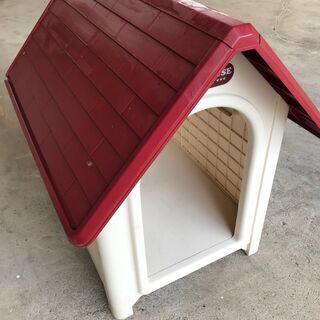 プラスチック製の犬小屋　アイリスオーヤマ