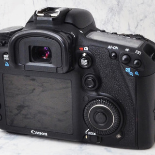 名機●Wi-Fi転送●1800万画素●付属品ほぼ完備●キャノン EOS 7D 1ヶ月動作補償あり！ 名機○Wi-Fi転送○1800万画素○付属品ほぼ完備○キャノン EOS 7D 1ヶ月