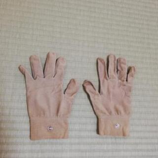 3月24日お昼までの掲載です。最終値下げです！リフトアップできる美顔器です。