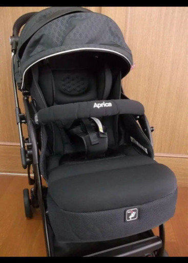 期間限定値下げ］【美品】アップリカ「オプティア プレミアム