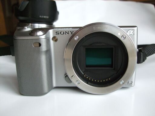 ＳＯＮＹ　ミラーレスカメラ　ＮＥＸ－5　シルバー