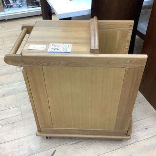 キッチン作業が楽になる！可愛らしいデザインのキッチンワゴン！