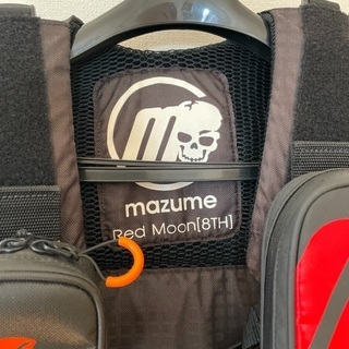 マズメ　レッドムーン　フローティングベスト