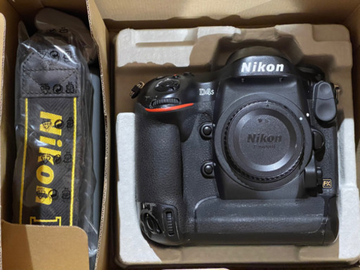 Nikon D4s ボディ〔中古〕バッテリー2つ、アダプター・ケーブル類付属。すぐ使用開始できます。