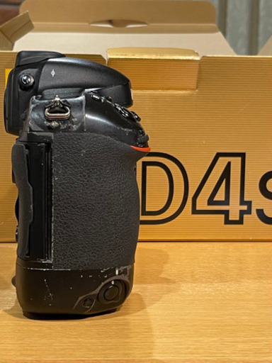Nikon D4s ボディ〔中古〕バッテリー2つ、アダプター・ケーブル類付属 