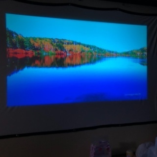 4k対応プロジェクター　スクリーン　スピーカーセット