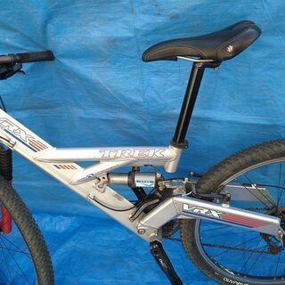 TREK VRX300 ミシュランスリックタイヤ 街乗り