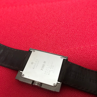 GUCCI時計スクエア７１００M✨✨中々出回らない珍しい型番です✨