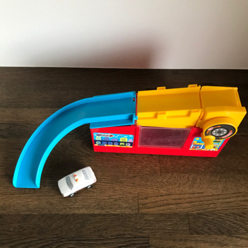 カラーズ お風呂で色が変わるミニカー スロープ Rincom 榴ケ岡のミニカーの中古あげます 譲ります ジモティーで不用品の処分