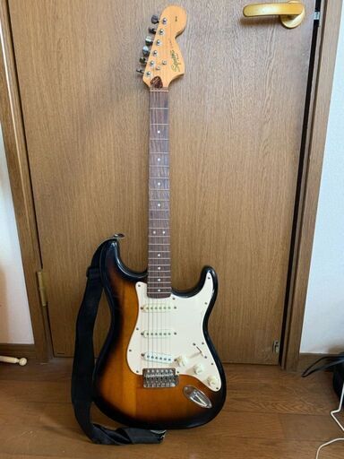 Fender Squier ストラトキャスターモデルとフェンダーのミニアンプ　ほぼ未使用品です