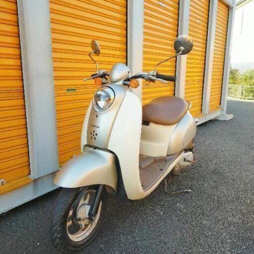 408.お洒落可愛い　スクーピー　バッテリーシート新品　千葉県柏市　即日配送、自走引き取りも可能