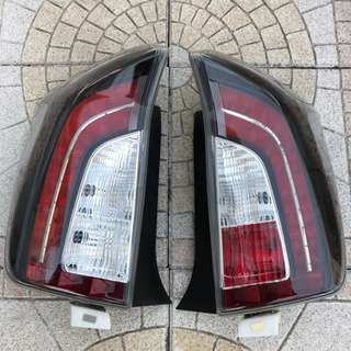 30 プリウス テール G's 純正