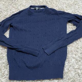 ユニクロ　紺のセーター