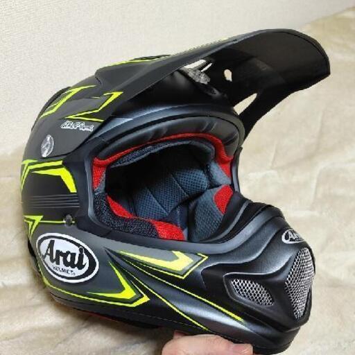 【値下げ】未使用ヘルメット　ARAI　V-CROSS4 SLY　　オフロードヘルメット