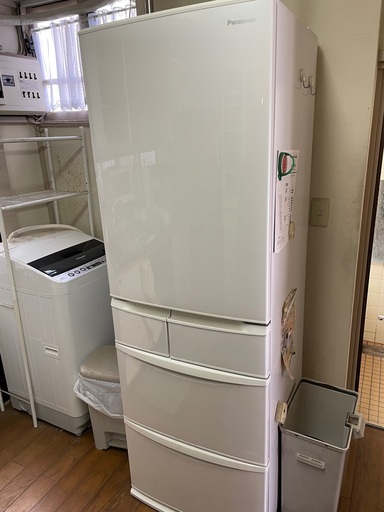 【交渉中】Panasonic 426リットル冷凍室上下2段のスリム5ドア 2014年製　引き取り希望　横浜市神奈川区