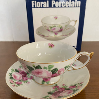 Floral Porcelain  薔薇のカップ＆ソーサー