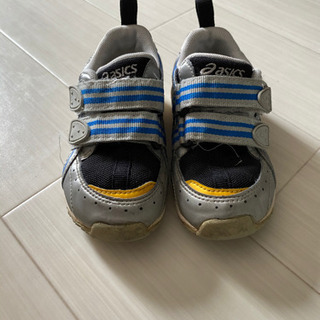 アシックス　運動靴　スニーカー　15.5センチ