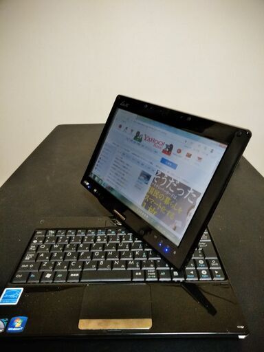 ASUSタブレットにもなるノートパソコン