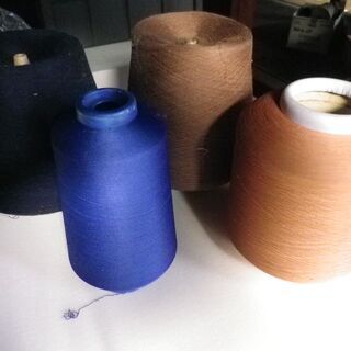 糸コーン　いろいろな色があります。