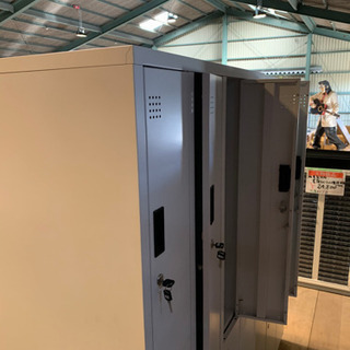 ☆中古品　8人用ロッカー　鍵付き　900x520x1800mm☆