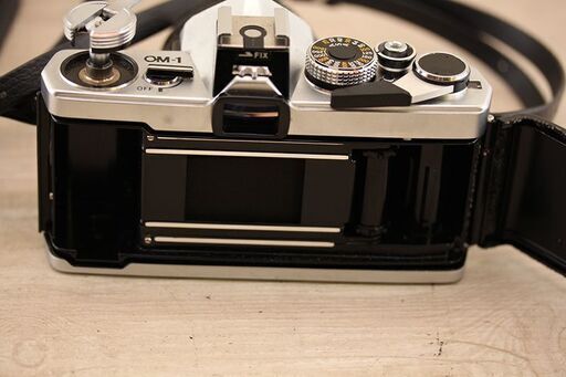 オリンパス OLYMPUS OM-1 一眼レフカメラ ケース フィルム  F.ZUIKO 50mm F1.8 200mm f5(P1151amkwY)