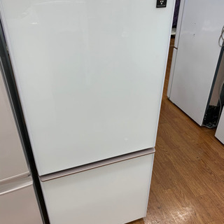 小型！SHARPの2018年製2ドア冷蔵庫です！ 小型！SHARPの2018年製2ドア冷蔵庫です！