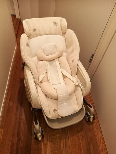 電動バウンサー　コンビ（ロアンジュAT RW-700）
