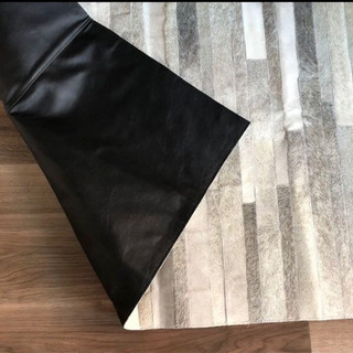 新品 カウハイド 牛皮 ラグ 89×124