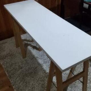 白い台、テーブル