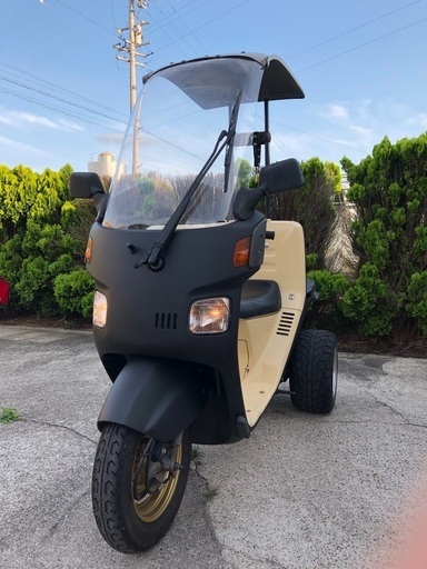 ミニカー登録車。ヘルメット無しで乗れます(^^)