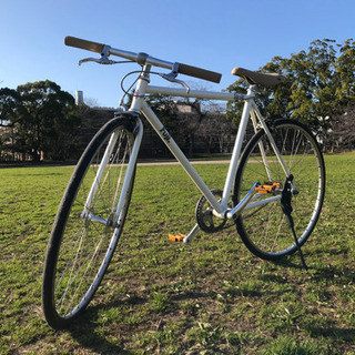 自転車　白のFuji ストロール